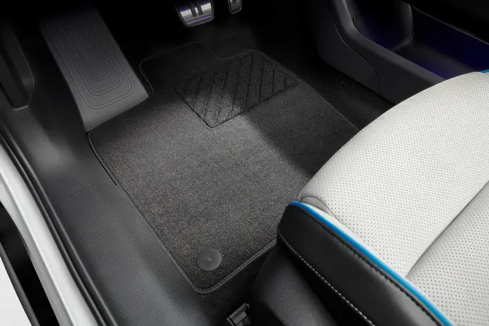 Set covorase textile „Plus” pentru ID.7, 4 bucati, pentru fata si spate, negru satin - Volkswagen Shop