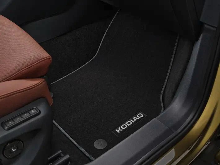 Set covorase textile Skoda Kodiaq, fata si spate, negru, inscriptionate "Kodiaq" - CarFun.ro - Accesorii Originale