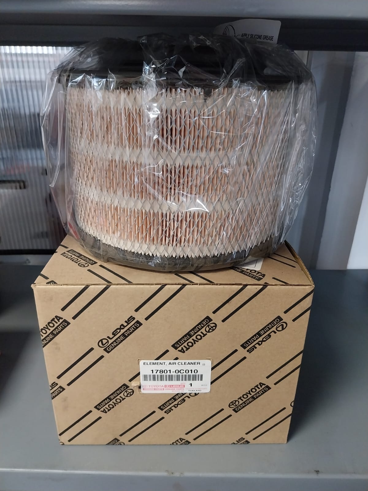 Filtru aer Toyota Hilux 2004-2015 - original, lichidare