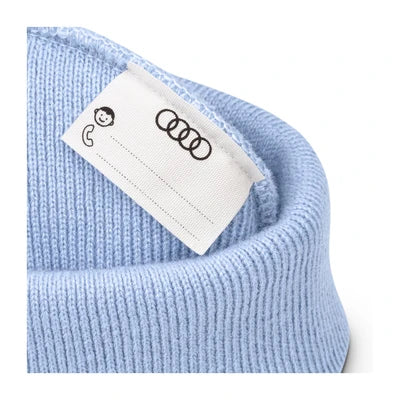 Caciula Audi copii mici bleu deschis detaliu eticheta