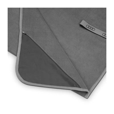 Patura fleece originala Audi 180x130 cm gri cu inele Audi in relief