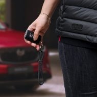 Breloc Mazda rPET negru gri - CarFun.ro - Accesorii Originale