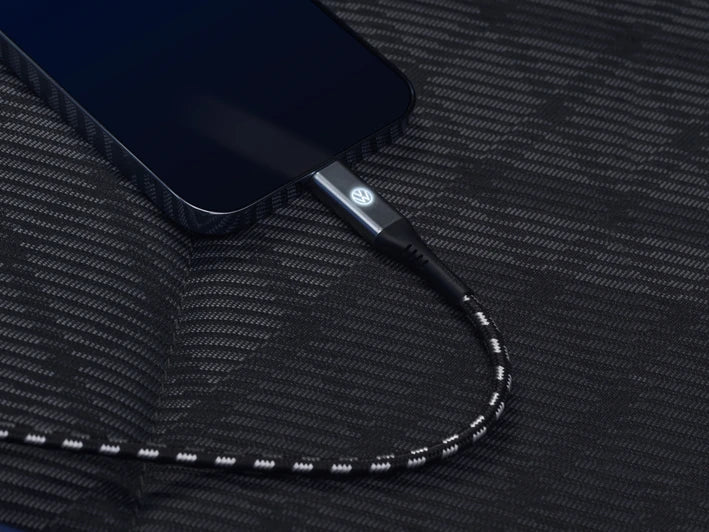 Cablu incarcare premium Volkswagen USB - C la USB - C 50cm cu logo iluminat - CarFun.ro - Accesorii Originale