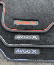Covorase textile originale Toyota Aygo X 2025+ – High Spec 830g – LHD – set complet - CarFun.ro - Accesorii Originale