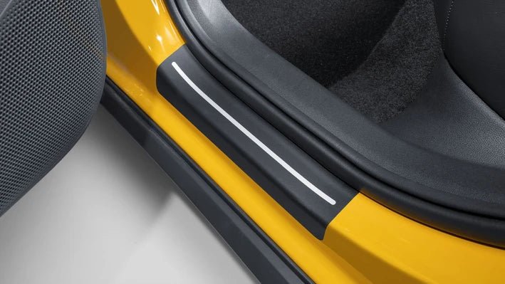 Folie Protectie Prag Volkswagen T - Roc NF 2026– Originala – set 4 buc, negru cu dungi argintii - CarFun.ro - Accesorii Originale