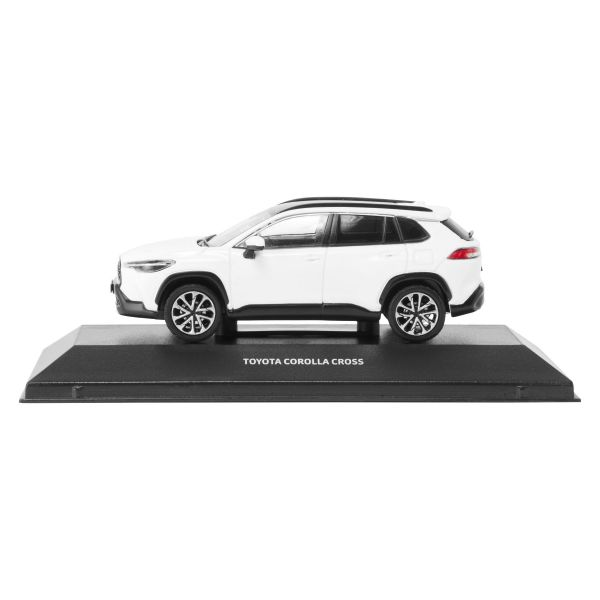 Macheta Toyota Corolla Cross alb 1:43
