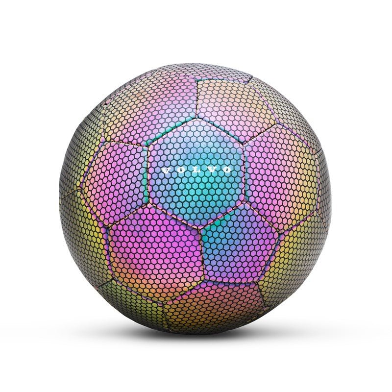 Minge Volvo Reflective Football – marimea 4, material reciclat - CarFun.ro - Accesorii Originale