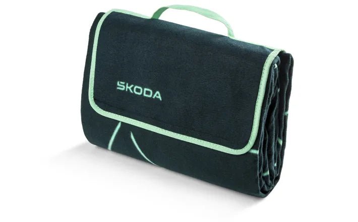 Patura picnic Skoda – impermeabila, 211x140 cm, verde emerald - CarFun.ro - Accesorii Originale