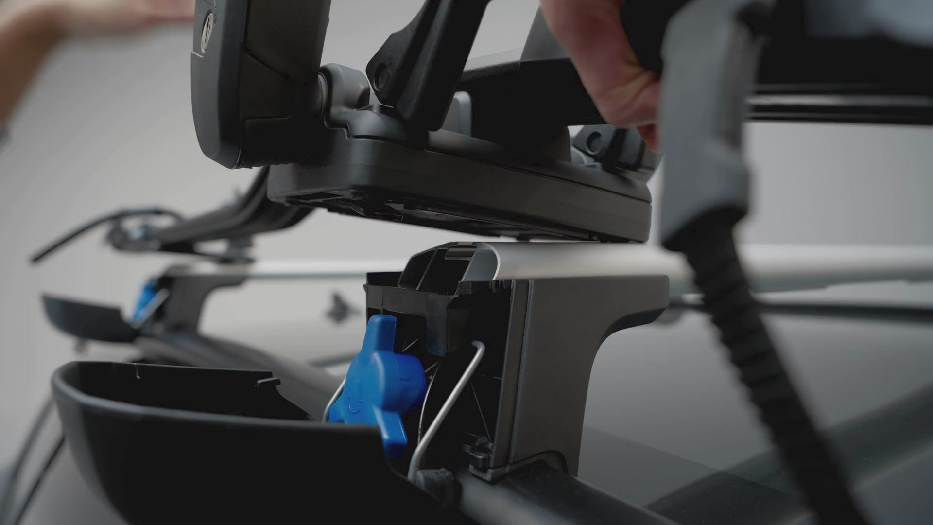 Incarca video: Suport bicicleta plafon original Volkswagen 20kg fixare verticala