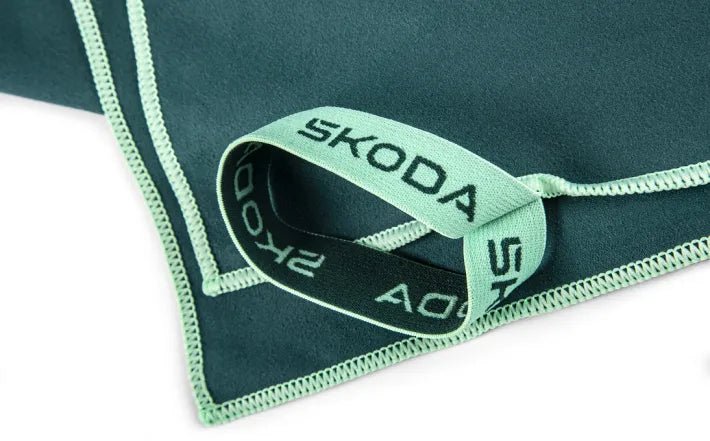 Prosop functional Skoda 150x75 cm – verde emerald, cu banda elastica - CarFun.ro - Accesorii Originale