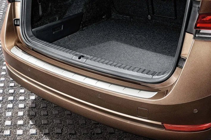 Protectie prag portbagaj Skoda Octavia IV Combi 2020+ silver negru transparenta originala - CarFun.ro - Accesorii Originale