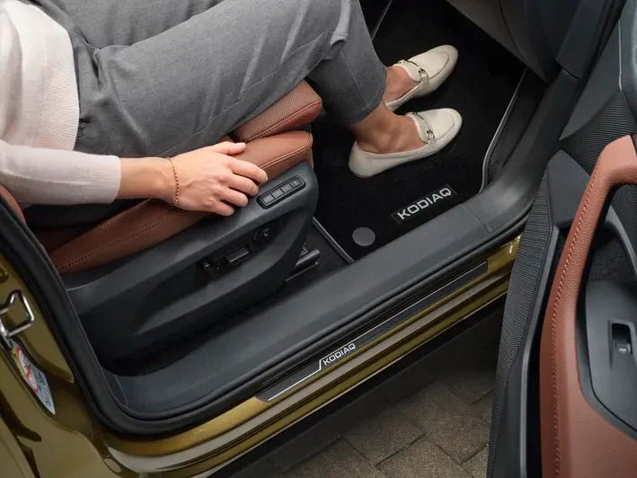Set ornamente praguri Skoda Kodiaq – aluminiu negru, montaj usor - CarFun.ro - Accesorii Originale