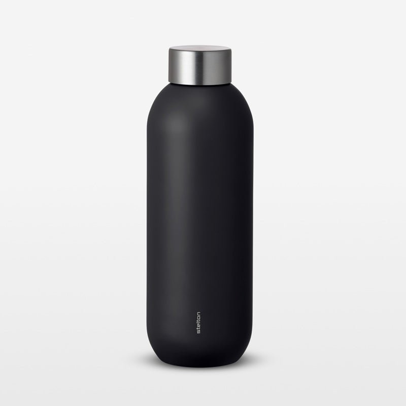 Sticla de apa originala Volvo x Stelton - negru - CarFun.ro | Accesorii Originale Auto