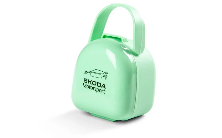 Suzeta Skoda Motorsport RS 0 - 6 luni cu lant si clip – silicon BPA free, electric green, set cu etui - CarFun.ro - Accesorii Originale