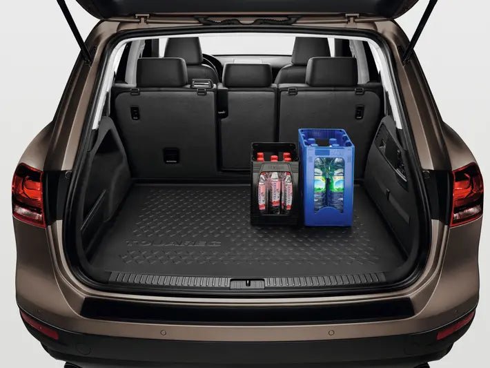 Tava portbagaj Volkswagen originala pentru VW Touareg, neagra, cu margine inaltata - Volkswagen Shop